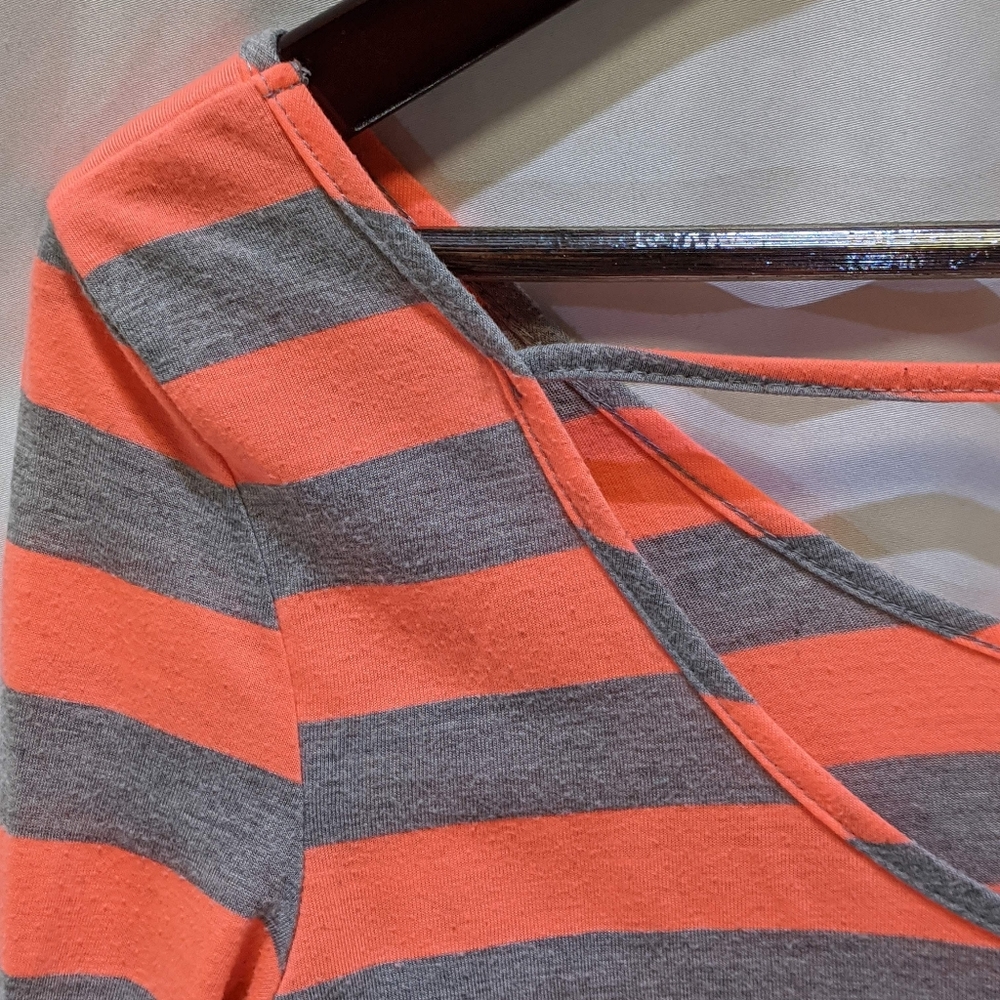 Shirt - Picture 3 of 3